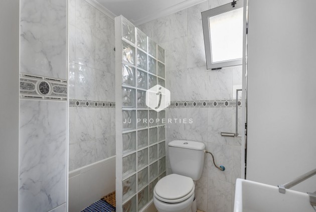 Aus zweiter Hand - Bungalow -
Orihuela Costa