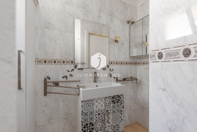 Aus zweiter Hand - Bungalow -
Orihuela Costa