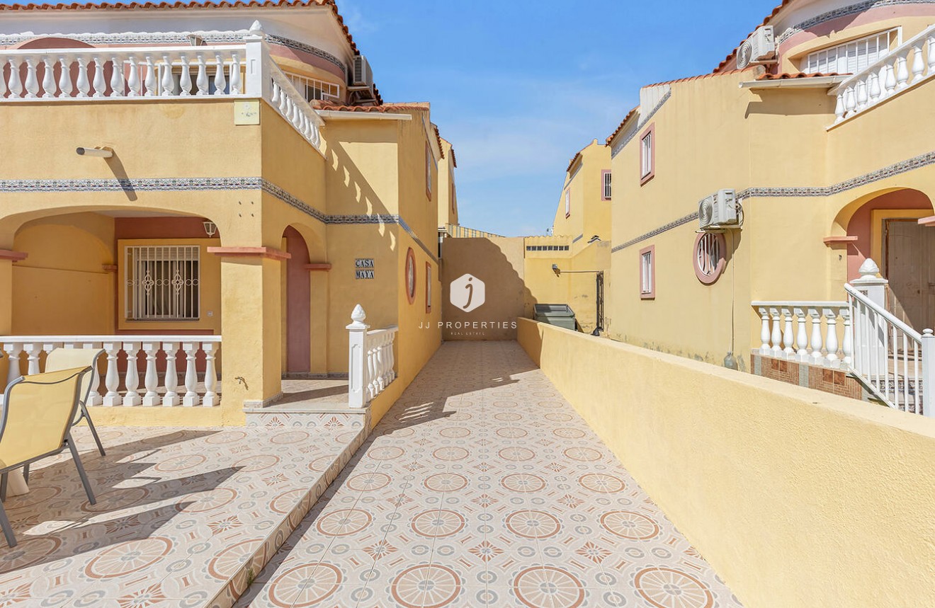 Aus zweiter Hand - Semi Detached Penthouse -
Orihuela Costa - Costa Blanca