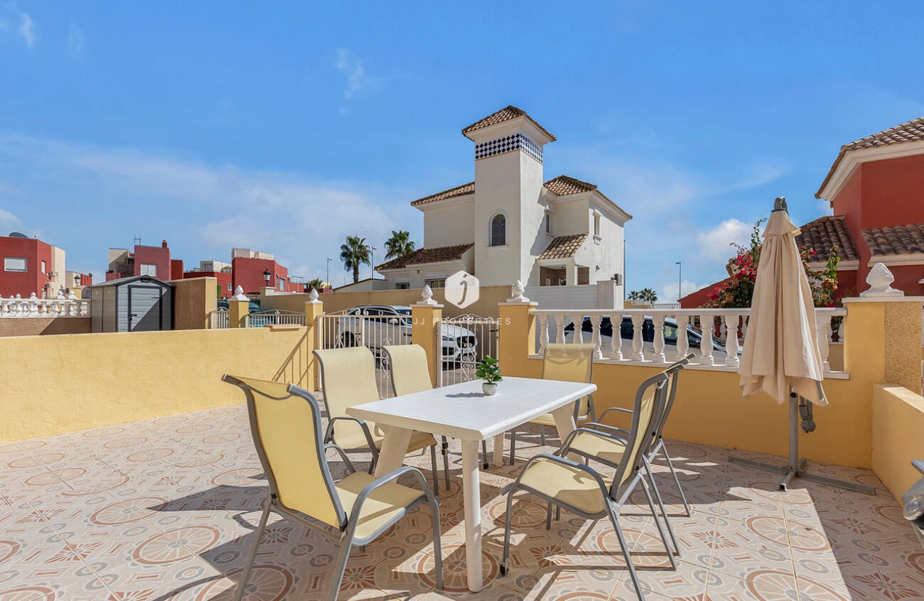 Aus zweiter Hand - Semi Detached Penthouse -
Orihuela Costa - Costa Blanca
