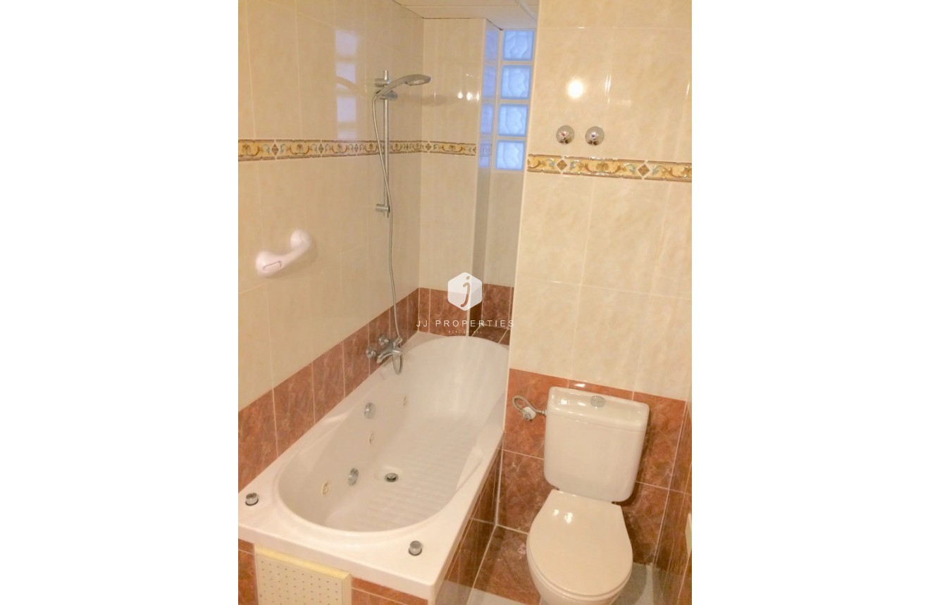 Z drugiej ręki - Szalet -
Playa Flamenca - Costa Blanca