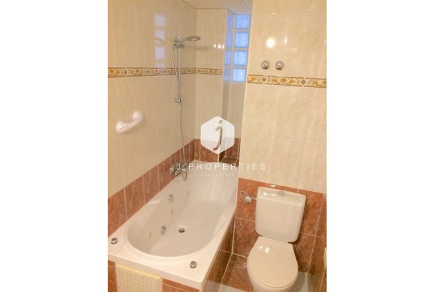 Z drugiej ręki - Szalet -
Playa Flamenca - Costa Blanca