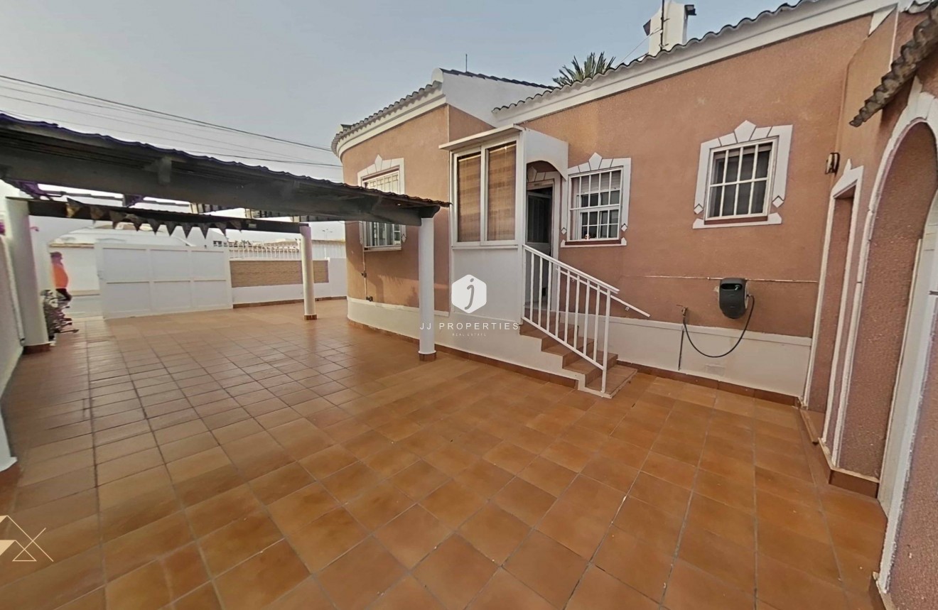 Aus zweiter Hand - Villa -
Torrevieja - San luis