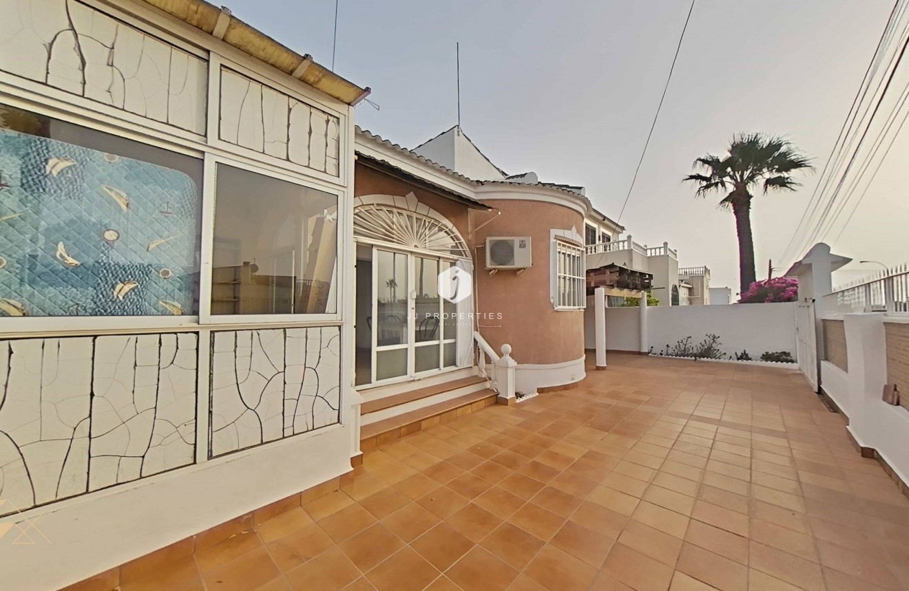 Aus zweiter Hand - Villa -
Torrevieja - San luis