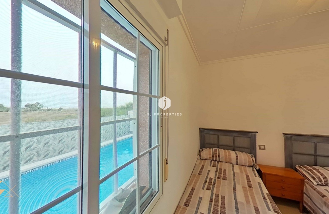 Aus zweiter Hand - Villa -
Torrevieja - San luis