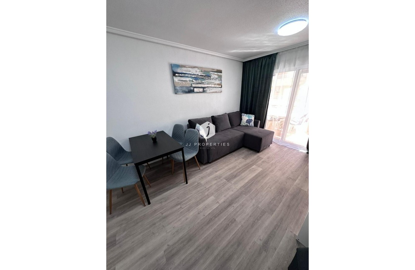 Tweedehands - Appartement / flat -
Torrevieja - Centro - Muelle Pesquero
