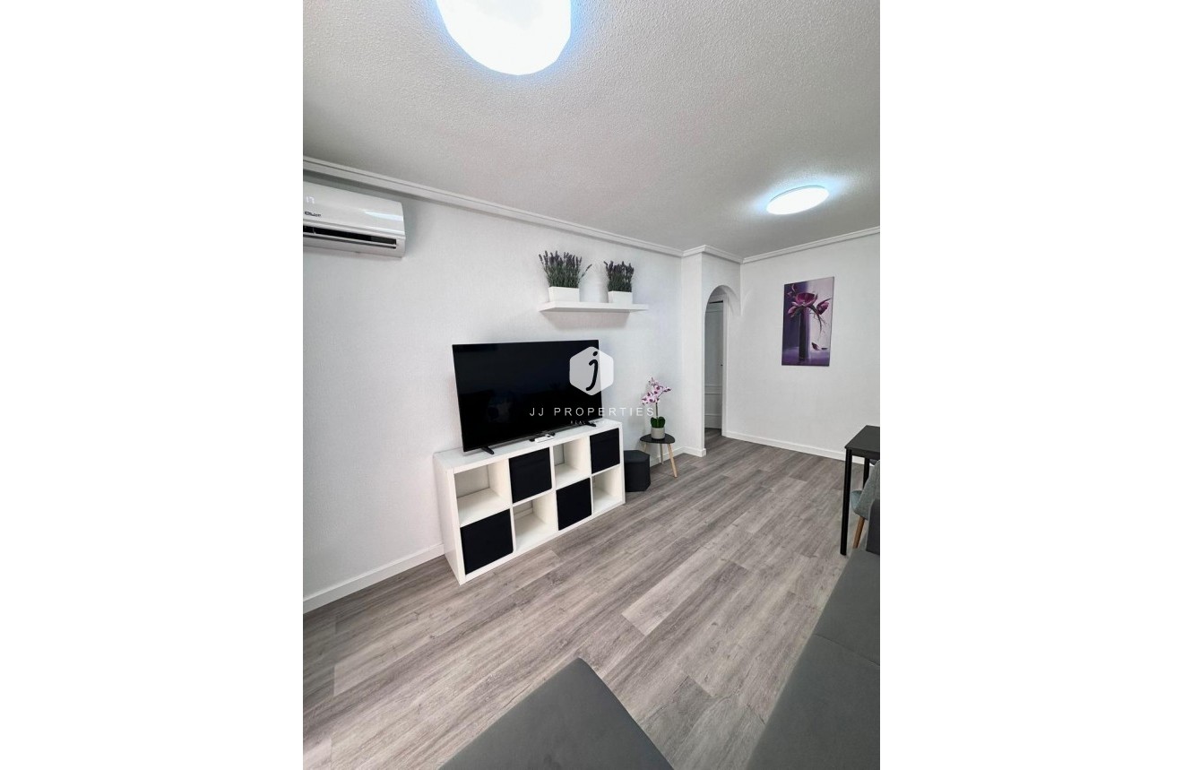 Tweedehands - Appartement / flat -
Torrevieja - Centro - Muelle Pesquero