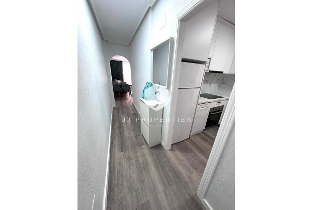 Tweedehands - Appartement / flat -
Torrevieja - Centro - Muelle Pesquero