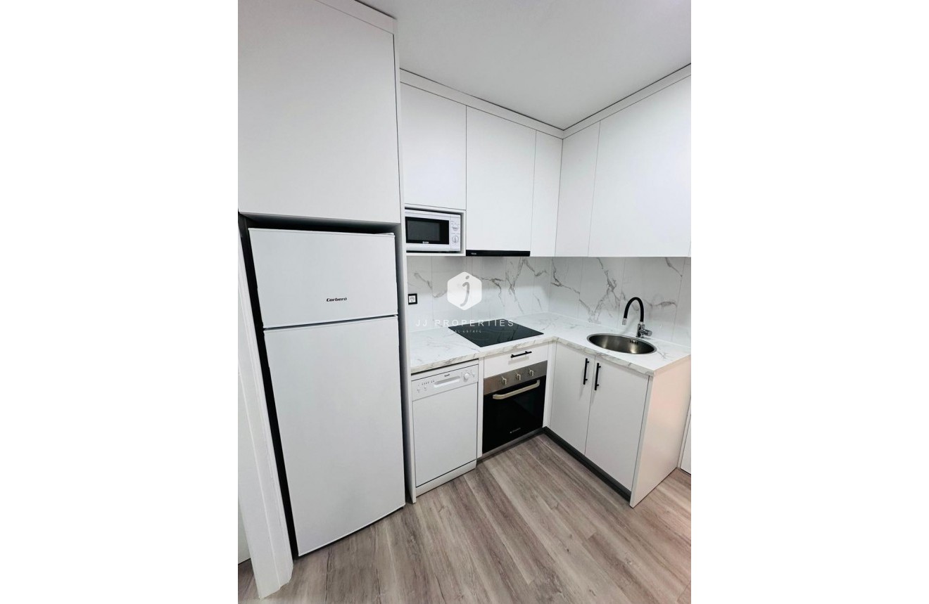 Tweedehands - Appartement / flat -
Torrevieja - Centro - Muelle Pesquero