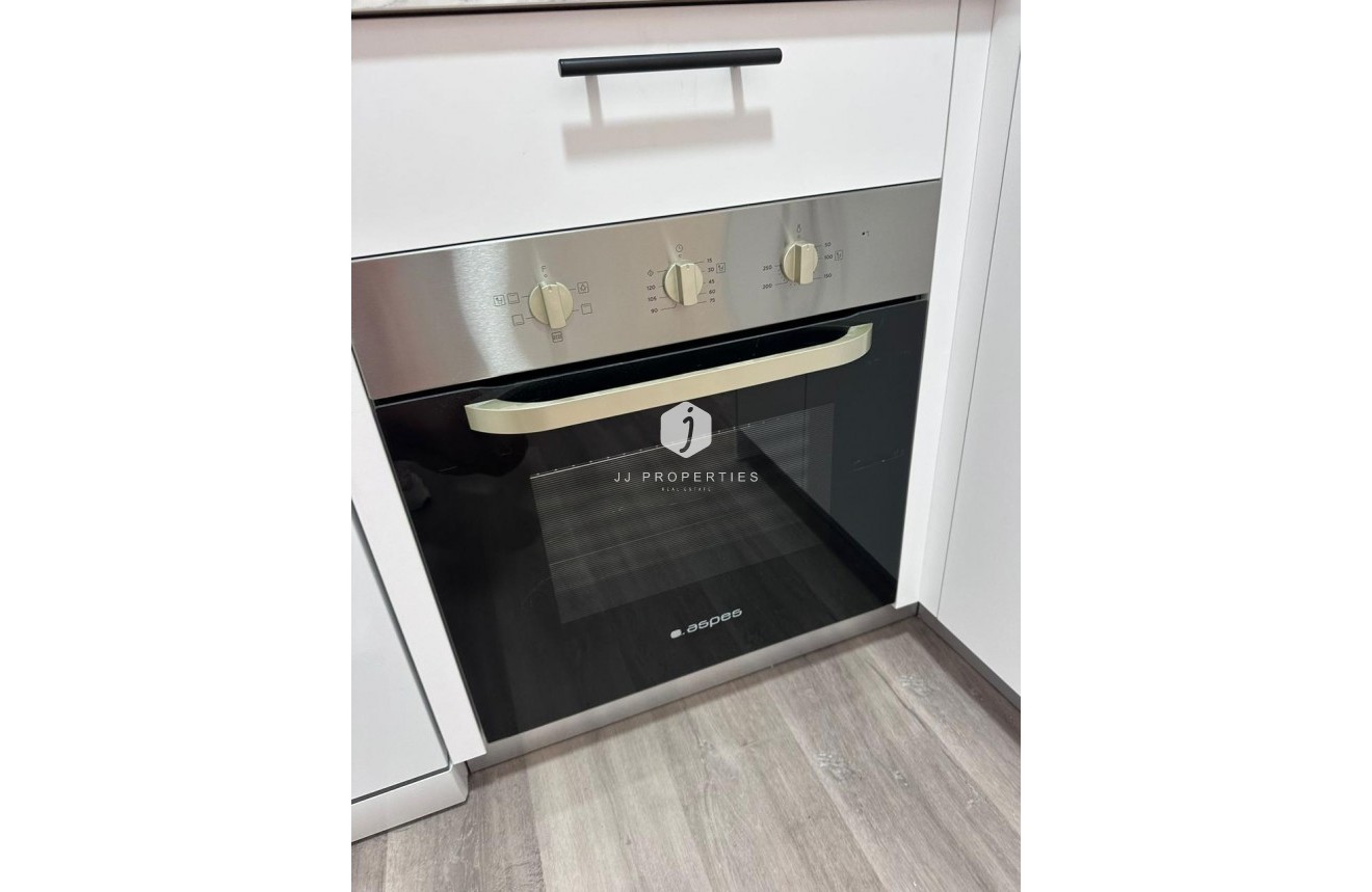 Tweedehands - Appartement / flat -
Torrevieja - Centro - Muelle Pesquero