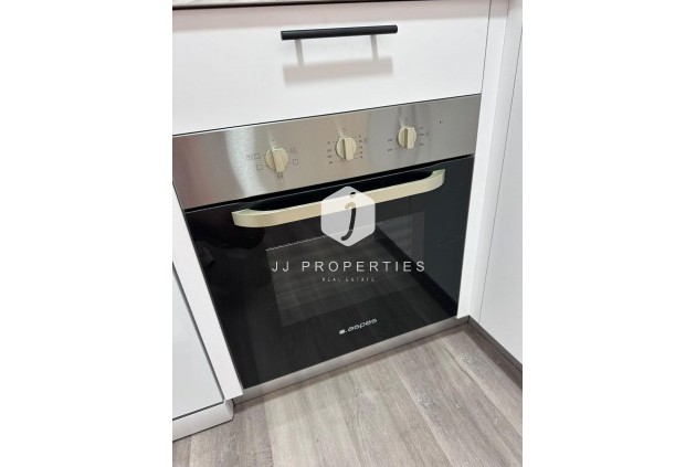 Tweedehands - Appartement / flat -
Torrevieja - Centro - Muelle Pesquero