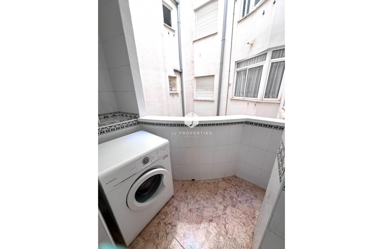 Tweedehands - Appartement / flat -
Torrevieja - Centro - Muelle Pesquero