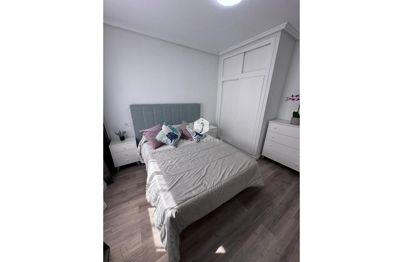 Tweedehands - Appartement / flat -
Torrevieja - Centro - Muelle Pesquero