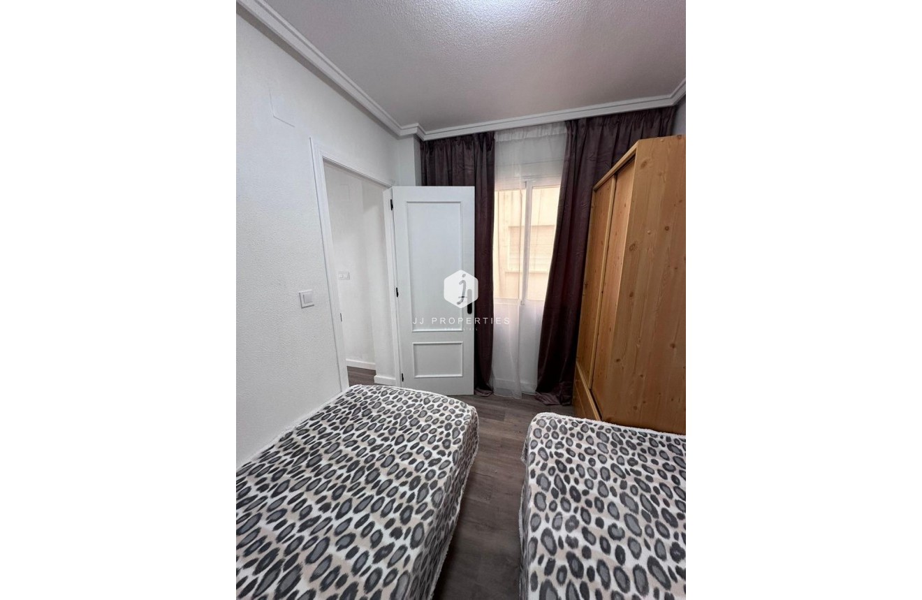 Tweedehands - Appartement / flat -
Torrevieja - Centro - Muelle Pesquero