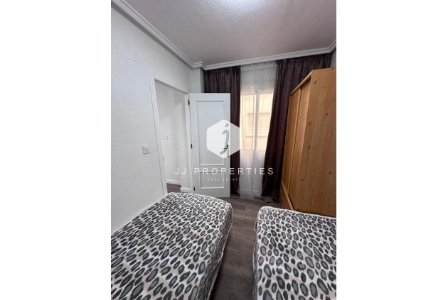 Tweedehands - Appartement / flat -
Torrevieja - Centro - Muelle Pesquero