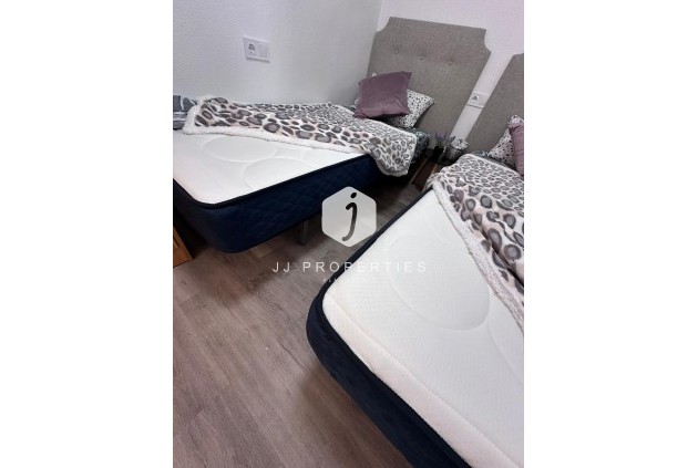 Tweedehands - Appartement / flat -
Torrevieja - Centro - Muelle Pesquero