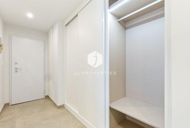 Z drugiej ręki - Mieszkanie w bloku -
Torrevieja - Playa del Cura