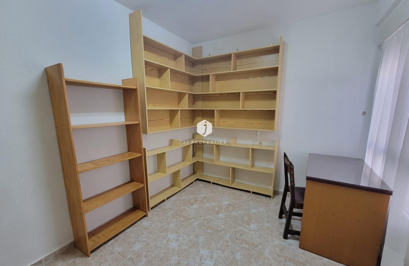 Aus zweiter Hand - Penthouse -
Torrevieja - Playa de los Locos