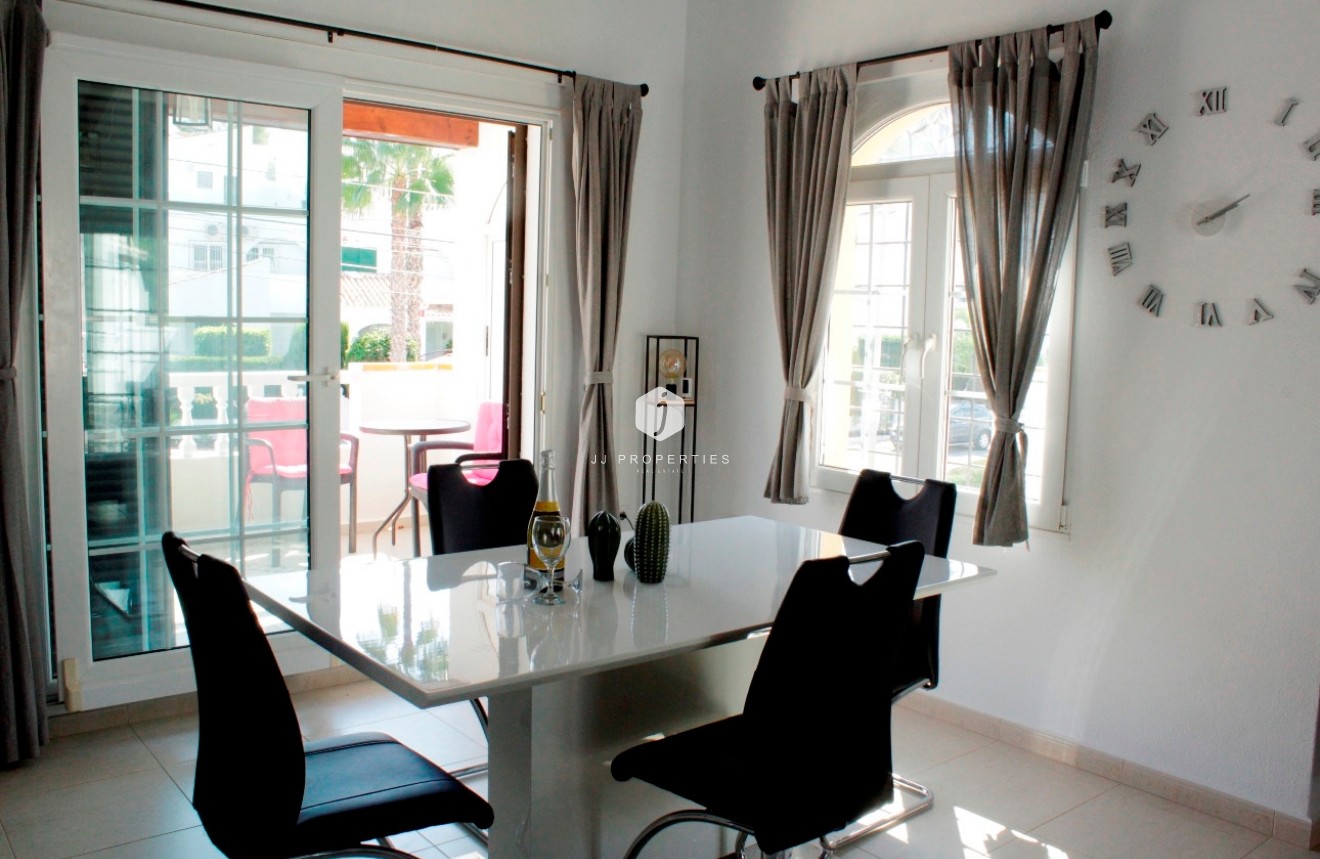 Z drugiej ręki - Villa -
Orihuela Costa - Costa Blanca