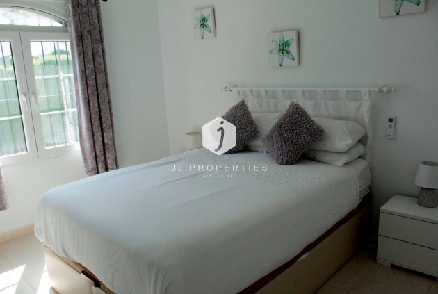 Z drugiej ręki - Villa -
Orihuela Costa - Costa Blanca