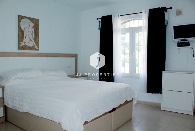 Z drugiej ręki - Villa -
Orihuela Costa - Costa Blanca