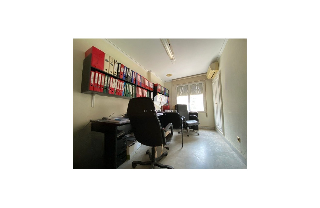 Z drugiej ręki - Mieszkanie w bloku -
Torrevieja - Costa Blanca