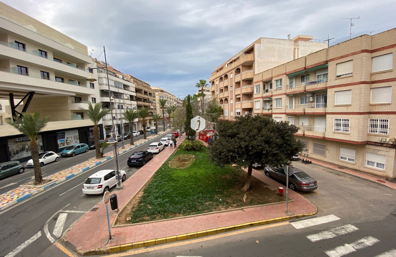 Z drugiej ręki - Mieszkanie w bloku -
Torrevieja - Costa Blanca
