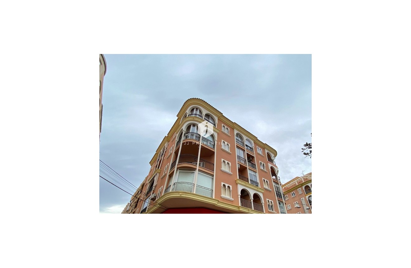 Z drugiej ręki - Mieszkanie w bloku -
Torrevieja - Costa Blanca