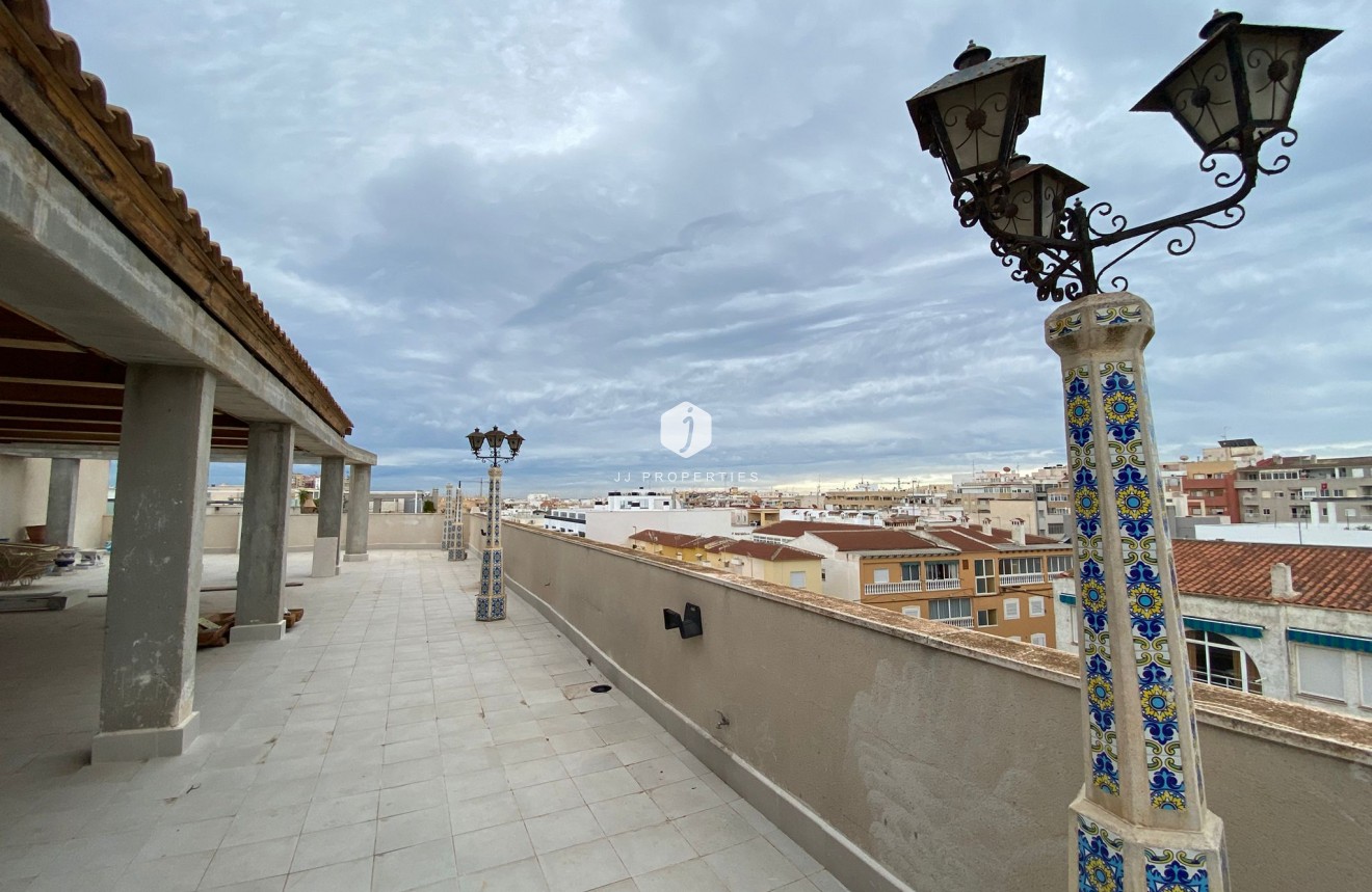 Z drugiej ręki - Daszek -
Torrevieja - Costa Blanca