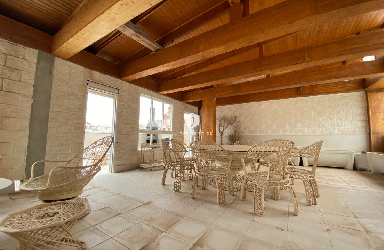 Z drugiej ręki - Daszek -
Torrevieja - Costa Blanca