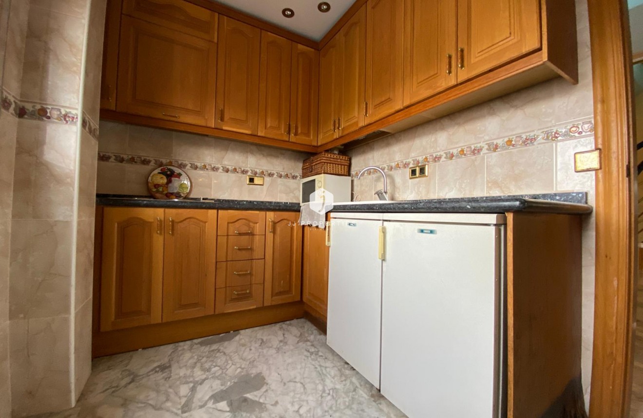 Z drugiej ręki - Daszek -
Torrevieja - Costa Blanca