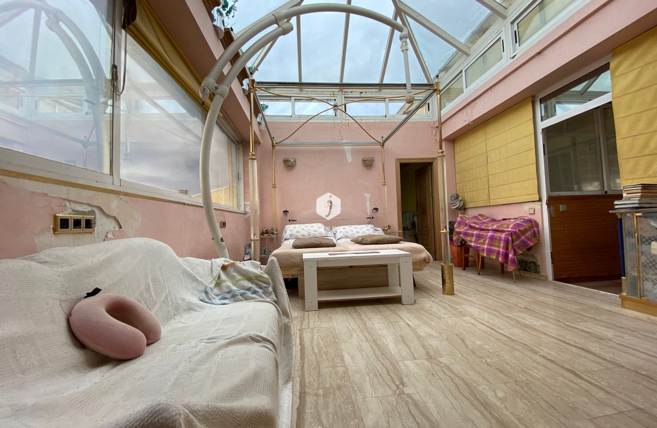 Z drugiej ręki - Daszek -
Torrevieja - Costa Blanca