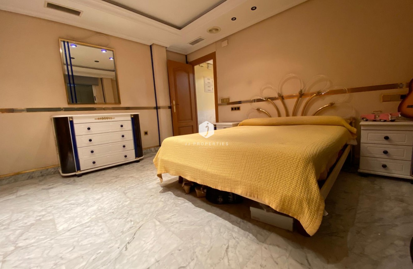 Z drugiej ręki - Daszek -
Torrevieja - Costa Blanca