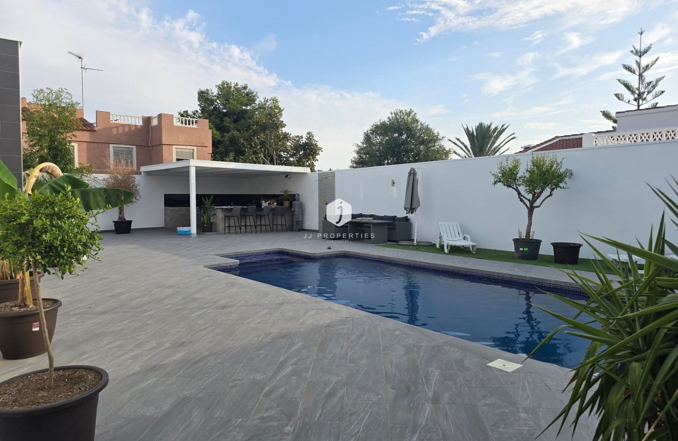 Segunda mano - Villa -
Rojales - Inland