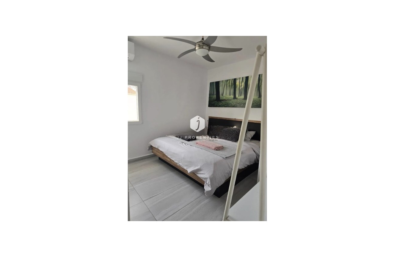 Segunda mano - Villa -
Rojales - Inland