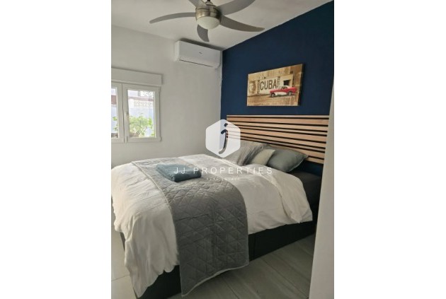 Segunda mano - Villa -
Rojales - Inland