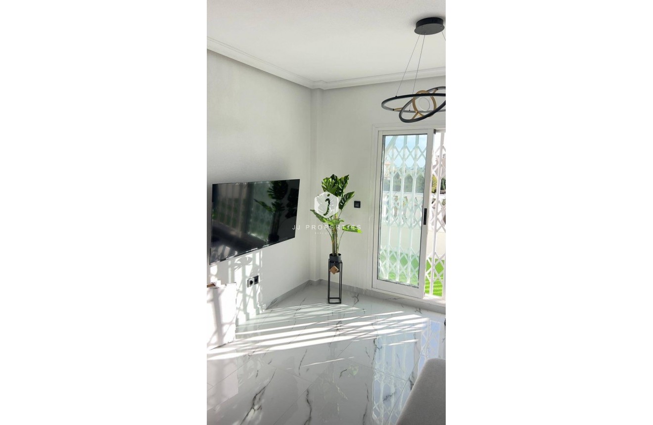 Tweedehands - Penthouse -
Orihuela Costa - La Zenia