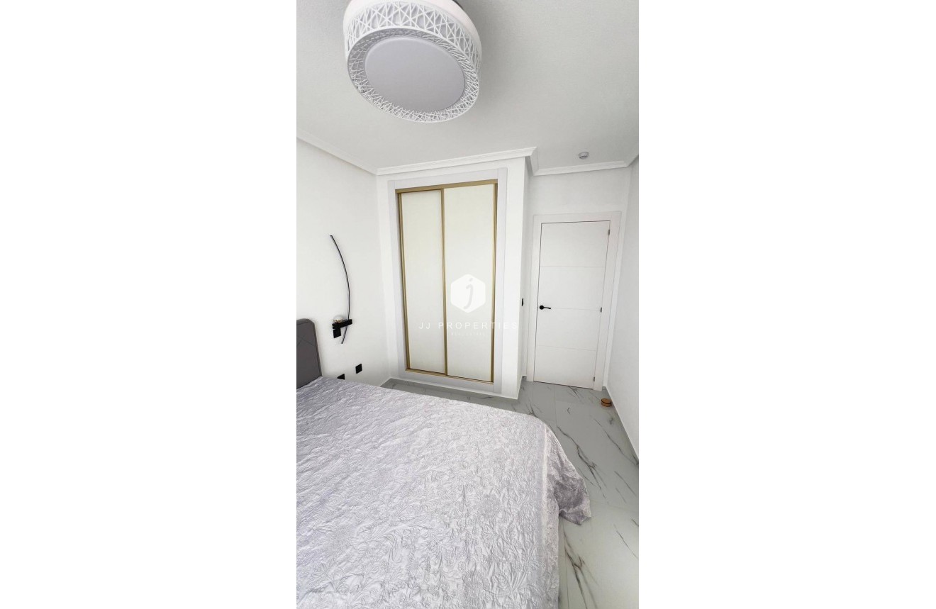 Tweedehands - Penthouse -
Orihuela Costa - La Zenia