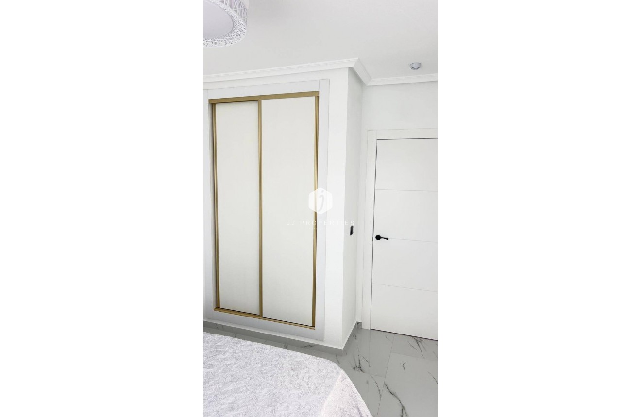 Tweedehands - Penthouse -
Orihuela Costa - La Zenia