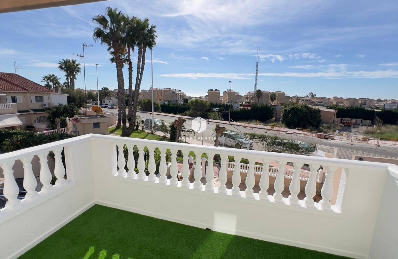 Tweedehands - Penthouse -
Orihuela Costa - La Zenia