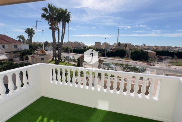 Tweedehands - Penthouse -
Orihuela Costa - La Zenia