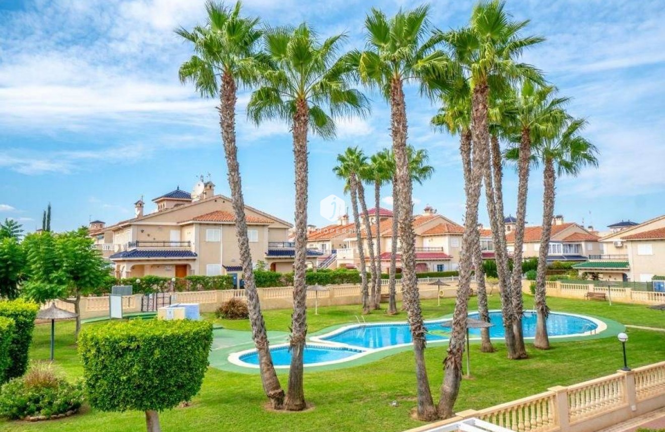 Tweedehands - Penthouse -
Orihuela Costa - La Zenia