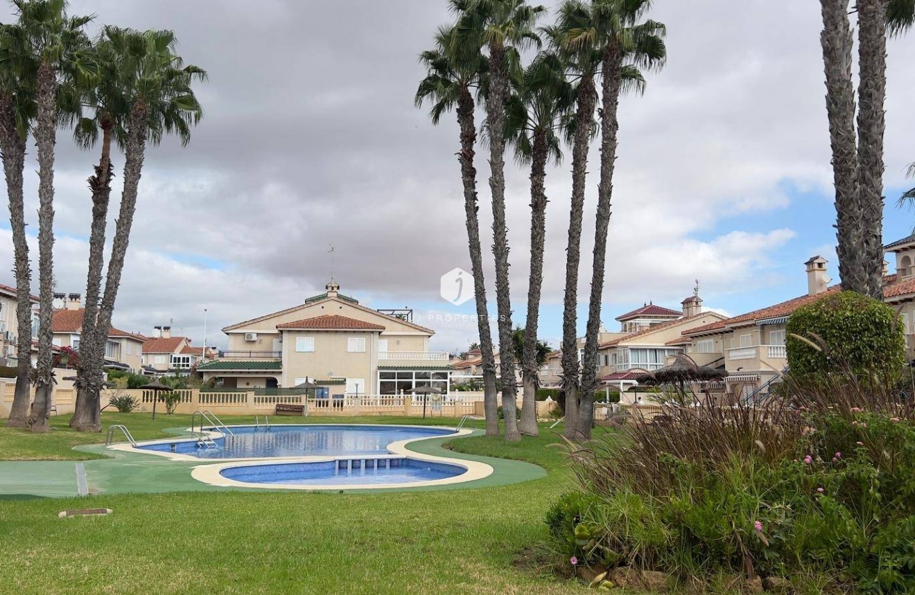 Tweedehands - Penthouse -
Orihuela Costa - La Zenia