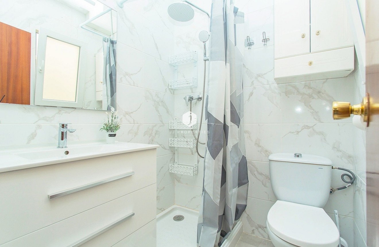 Tweedehands - Appartement / flat -
Torrevieja - Centro-Muelle Pesquero