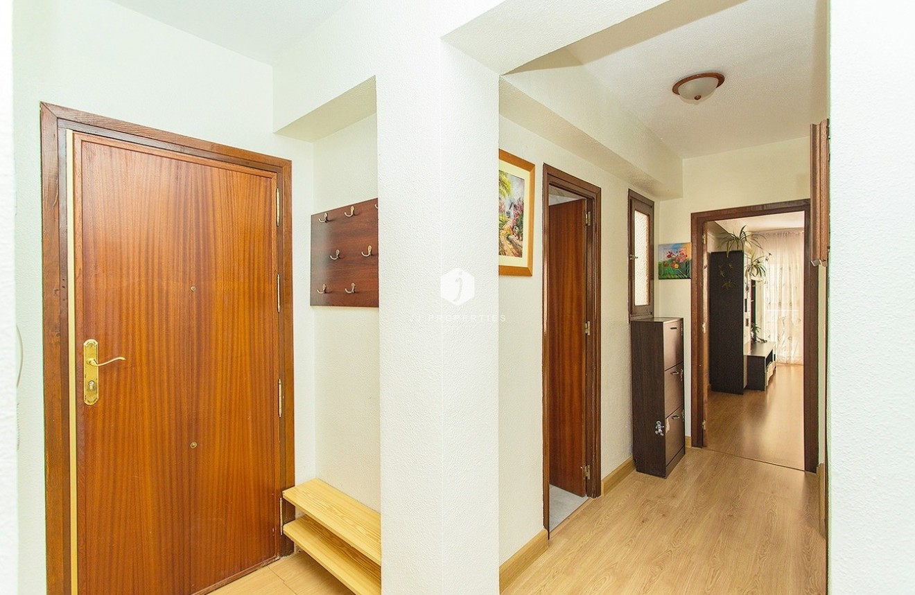 Tweedehands - Appartement / flat -
Torrevieja - Centro-Muelle Pesquero