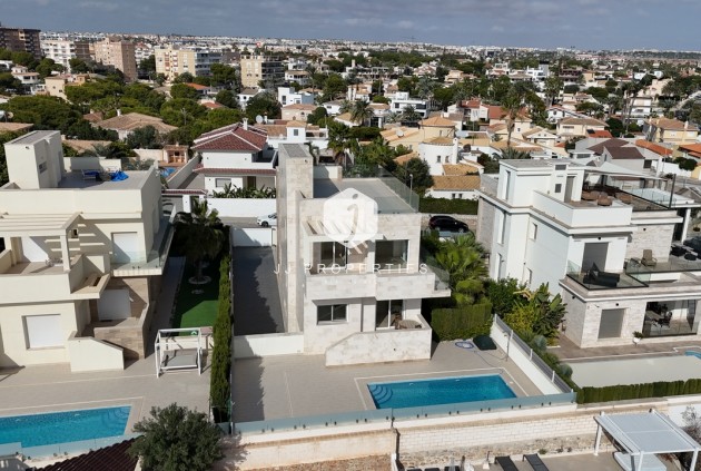 Segunda mano - Villa -
La Zenia - Costa Blanca