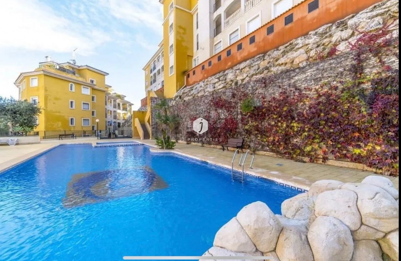 Z drugiej ręki - Mieszkanie w bloku -
Campoamor - Costa Blanca