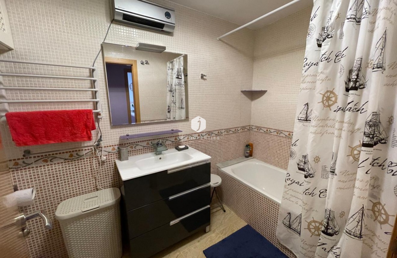 Z drugiej ręki - Mieszkanie w bloku -
Campoamor - Costa Blanca