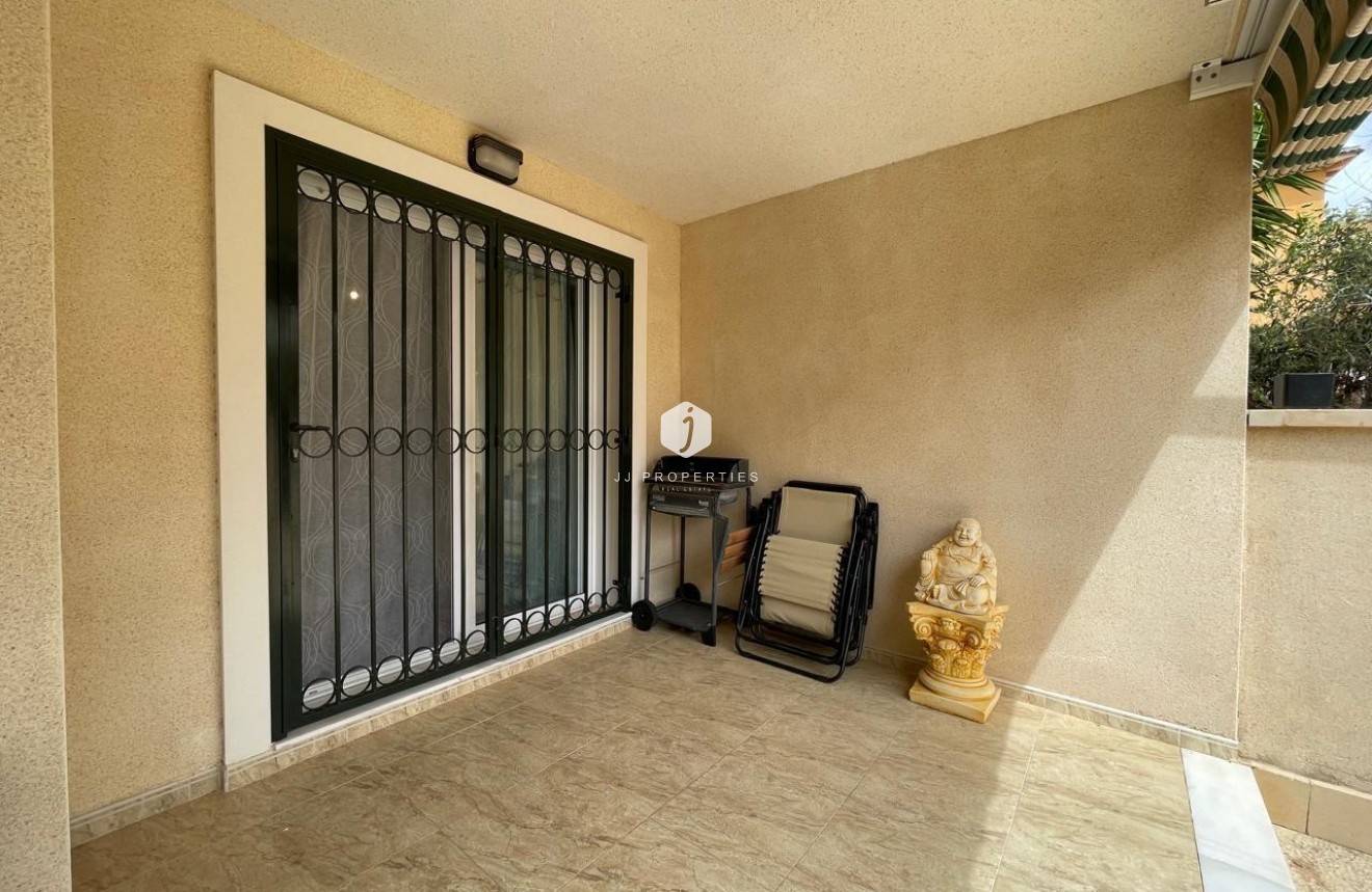 Z drugiej ręki - Mieszkanie w bloku -
Campoamor - Costa Blanca