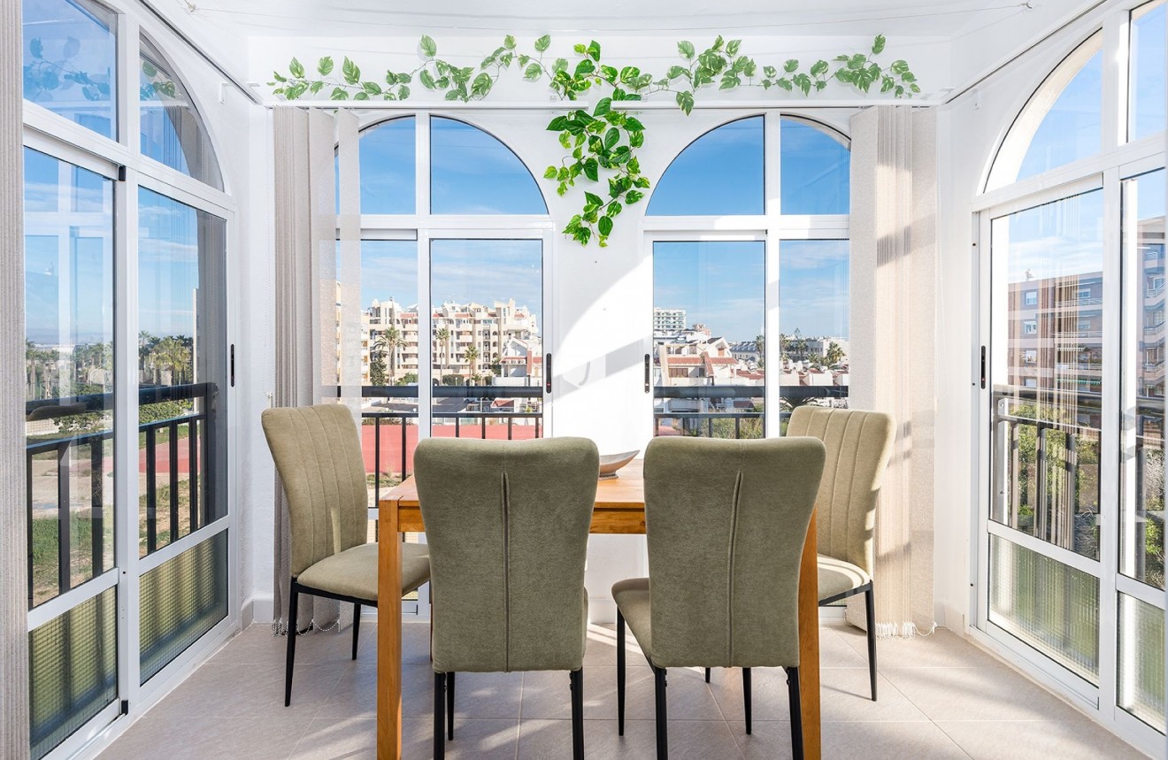 Z drugiej ręki - Mieszkanie w bloku -
Torrevieja - Costa Blanca